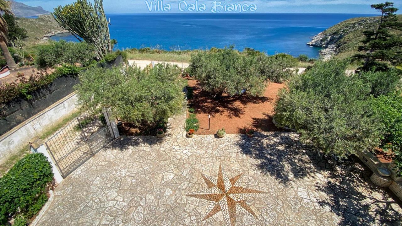 Villa Cala Bianca カステッランマーレ・デル・ゴルフォ エクステリア 写真